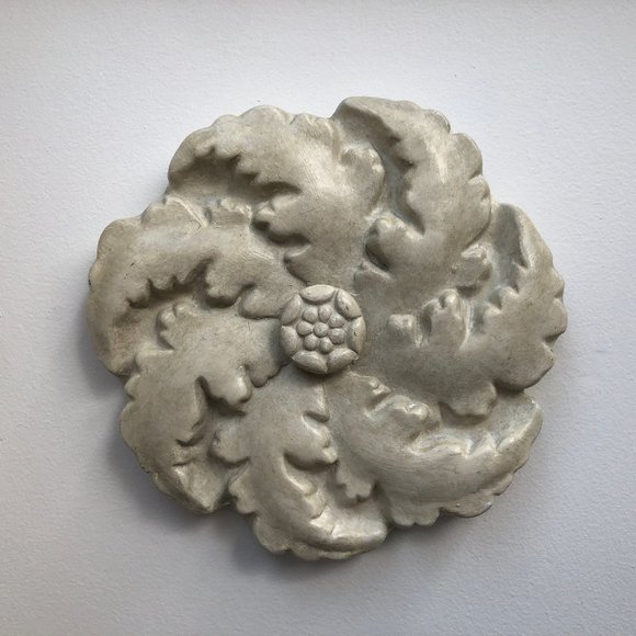 Glazed Terracotta Floral Medallion - Picture 1 of 3